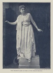 Miss Beatrice Lamb come Niobe, al Teatro Strand