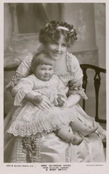 Mrs Seymour Hicks e figlia