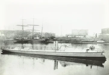 Una delle tre torpediniere costruite per il governo portoghese, Londra, 1881