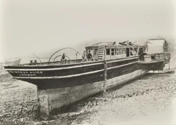 Principessa Alice: dopo essere stata sollevata dal Tamigi, Londra, 1889