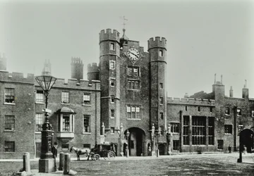 Saint Jamess Palace: vista da Saint Jamess Street, 1896