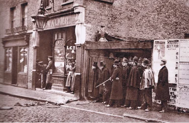 Assedio di Sidney Street, Londra