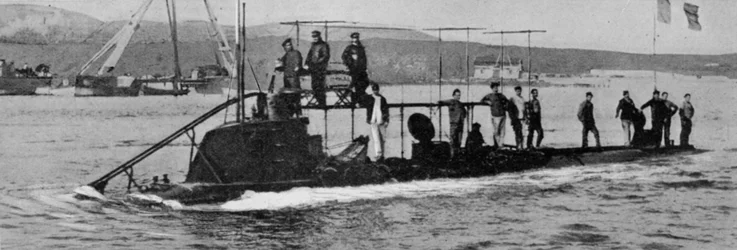Il sottomarino francese Lutin lascia il porto di Bizerta per il suo ultimo viaggio
