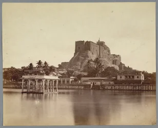 Il serbatoio e la fortezza di roccia a Trichinopoly