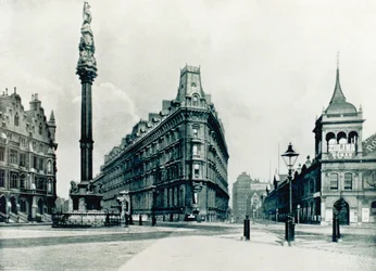 Con la Colonna di Westminster, Queen Annes Mansions e il Royal Aquarium