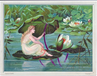 Cartolina di auguri vittoriana di una fata che naviga su un ruscello su una foglia di loto con una foglia di giglio come baldacchino, c.1880
