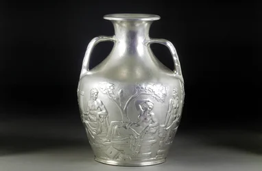 Replica vittoriana in argento del Vaso Portland, 1844