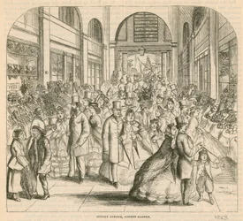 Mercato di Covent Garden, Londra: viale centrale