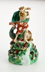 Figura di Nettuno di Derby su base rocciosa con cascata e conchiglie, c.1750-1800