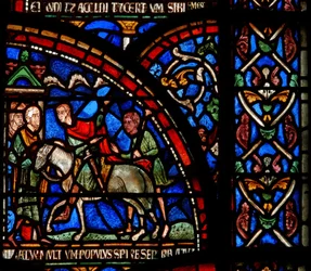 Dettaglio della Vetrata dei Miracoli raffigurante una scena del salvataggio di William di Gloucester