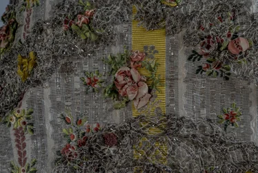 Mantua di una bambola di moda (dettaglio)