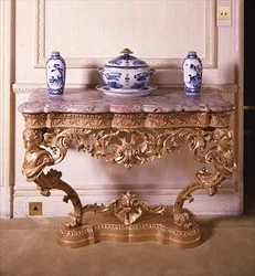 Consolle intagliata di Giorgio II