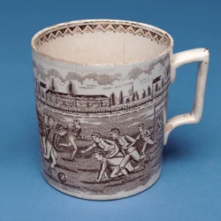 Boccale Staffordshire con stampa seppia di una partita di calcio (ceramica)