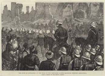 Il duca di Connaught alla testa delle Guardie Granatieri che marciano attraverso Alessandria