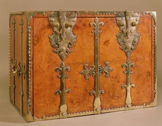 Secretaire da viaggio con montature in bronzo dorato