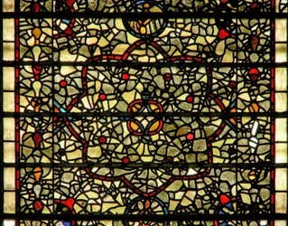 Vetrata delle Cinque Sorelle raffigurante grisaille