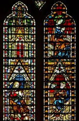 Vetrata Ww raffigurante la Natività e la Vergine all
