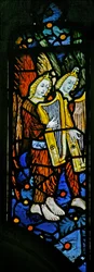 Finestra s1 raffigurante angeli musicisti con arpe