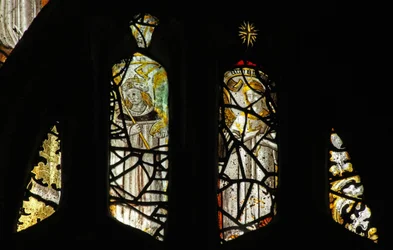 Vetrata s1 raffigurante la Gerarchia angelica: arcangeli