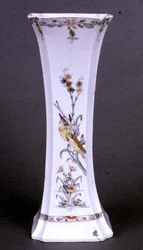 Vaso di Worcester di forma svasata dipinto in colori Kakiemon, c.1750 (ceramica)