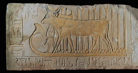 Hathor protegge Amenofi I ...