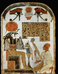 Il musicista di Amon Djedkhonsouiouefankh suona l