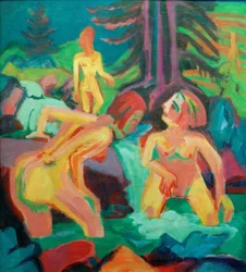 Donne nude che fanno il bagno in un ruscello di montagna