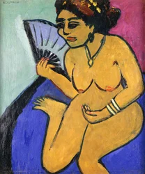 Nudo seduto con ventaglio
