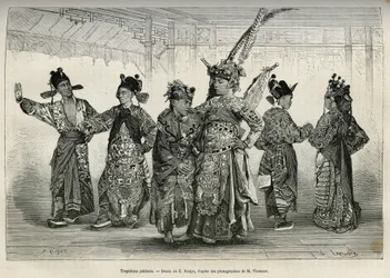 Tragedi di un teatro pechinese, specializzato in drammi storici e mitologici. Incisione dal disegno di E. Ronjat, per illustrare il viaggio a Pechino e Cina del Nord, di T. Choutze, nel 1873, pubblicato in "Le tour du monde"