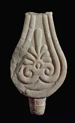 Civiltà etrusca: Stele di Fiesole in gres da Sesto Fiorentino Italia. 550-500 a.C. Firenze, Museo Archeologico