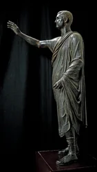 Arte romano-etrusca: statua in bronzo di Aulo Metello, detto l