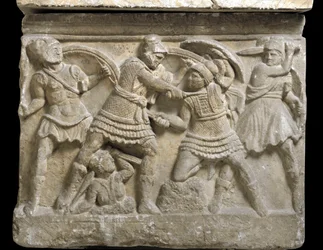 Arte etrusca: «Eteocle e Polinice», i due fratelli, figli di Edipo, bassorilievo di un sarcofago di Chiusi, III secolo a.C. - Palermo, Museo Archeologico Nazionale - Duello tra i fratelli Eteocle e Polinice, figli di Edipo - Bassorilievo, dettaglio