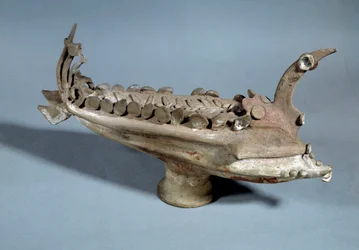 Arte etrusca: modello di nave in terracotta da Ardea in Etruria
