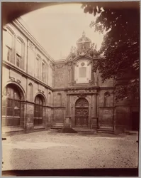 [Petit Luxembourg, porta dell