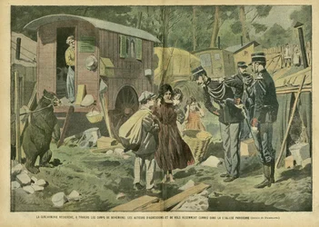 Illustrazione di Eugene Damblans (1865-1945) in Le Pelerin, 21/04/07 - La gendarmeria cerca, attraverso i campi dei boemi, autori di attacchi e rapine recentemente commessi nei sobborghi parigini - Fatti vari, Infanzia, Polizia, Miseria, Insicurezza