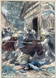 Il prete francese Berthollet (1865-1898), prete delle Missioni Estere, fu assassinato dalle guardie nazionali cinesi vicino alla città di Yun Ngan Cheou il 21 aprile 1898. Illustrazione di Damblans in "Le Pelerin" del 10 luglio