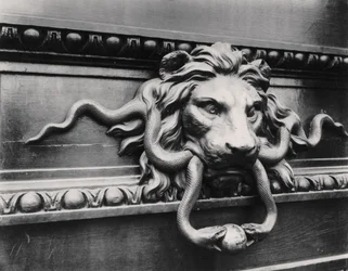 Battente a forma di leone, Parigi