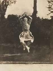 [Nijinsky in Danza Siamese dalle Orientali], 1910