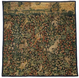 Frammento di arazzo Mille Fleurs raffigurante animali, uccelli e paesaggio