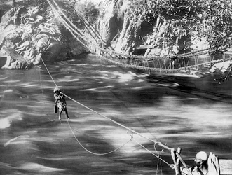 Ponte di Corde, Valle di Jhelum, Kashmir, India, c1900