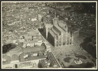 [Veduta aerea di Milano]