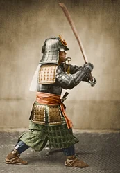 Guerriero samurai con armatura e spada alzata, c.1860