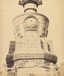 Vista architettonica del Tempio Lama vicino a Pechino, ottobre 1860