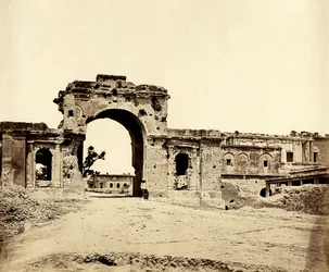 Portale che conduce alla Residenza, Lucknow, 1858