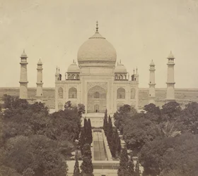 [Il Taj Mahal dalla porta d
