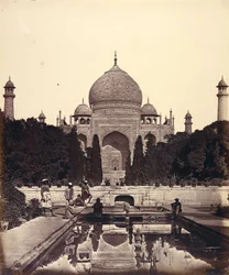 Il Taj Mahal con le fontane