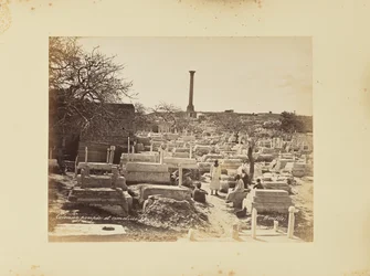 Colonna di Pompeo e cimitero