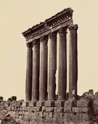 Grandi colonne del Tempio del Sole (Balbek)