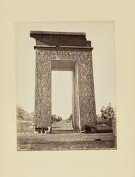 Karnak. Tempio di Ramses IV. Porta trionfale