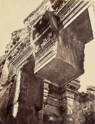 Porta del Tempio di Giove (Pietra Cadente) - (Balbek)